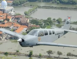 Pesawat Latih TNI AL Hilang Kontak di Perairan Selat Madura-Gresik, 13 KRI dan Kopaska Langsung Dikerahkan