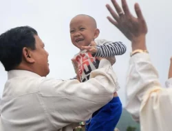 Squad Gerindra Diperintahkan Pasang Spanduk-Bendera ‘Prabowo Presiden 2024’