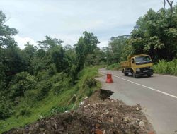 Jalan Gunung Selatan Tarakan Rusak dan Minim Penerangan