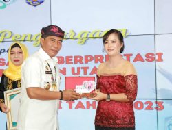 Gubernur Kaltara Beri Penghargaan Bagi Lima Perempuan Berjasa