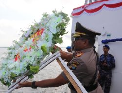 Menyambut Hari Bhayangkara ke-77 Polda Kaltara Laksanakan Upacara Tabur Bunga