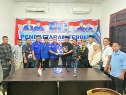 Aliansi Pemuda Kaltara Ambil Formulir untuk Zainal A Paliwang di Partai Demokrat 