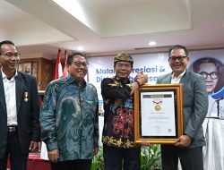 Gubernur Kaltara Terima Anugerah Sahabat Pers dari SMSI