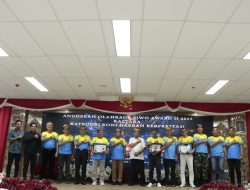 Berkontribusi Majukan Olahraga, Gubernur Raih Penghargaan SIWO PWI Award II Kaltara 2025