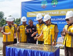 Gubernur Resmikan Bangunan Intake PDAM Jelarai