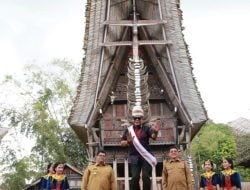Jelajahi Desa Kete’ Kesu Toraja Utara, Gubernur Harapkan Dapat Menjadi Motivasi untuk Kembangkan Potensi Wisata di Kaltara
